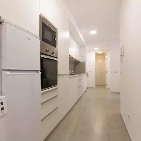 Piso De Ciudad Frente A La Playa דירה