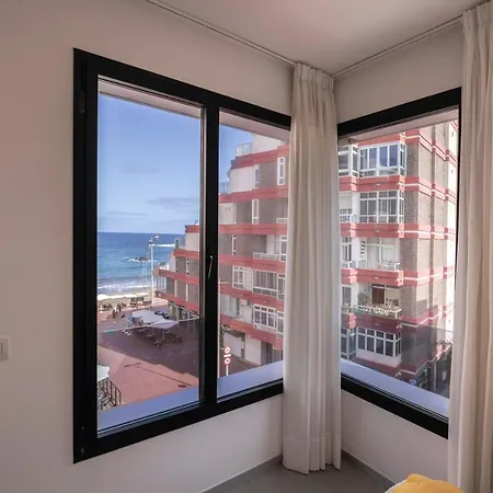 Piso De Ciudad Frente A La Playa דירה *